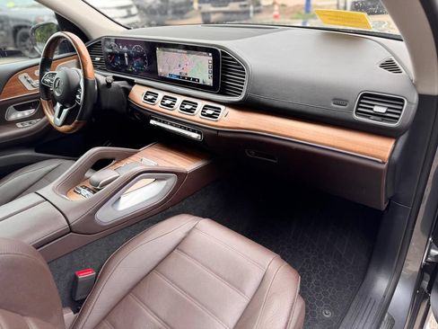 Used 2023 Mercedes-Benz GLS 580 4MATIC image 27