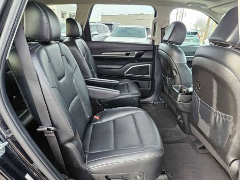 Used 2022 Kia Telluride S image 19