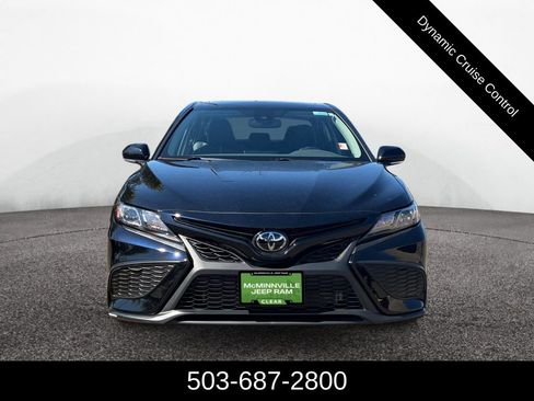 Used 2023 Toyota Camry SE w/ Cold Weather Package FWD image 8