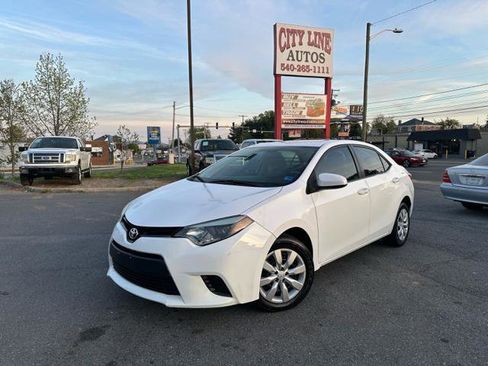 Used 2014 Toyota Corolla LE image 1