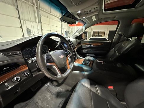 Used 2015 Cadillac Escalade ESV Premium image 16