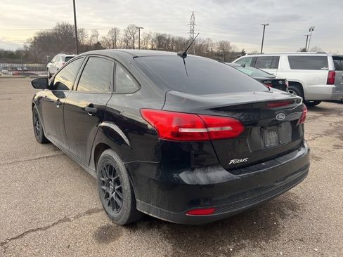 Used 2018 Ford Focus S image 4