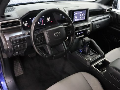 Used 2025 Toyota Tacoma SR5 RWD image 13