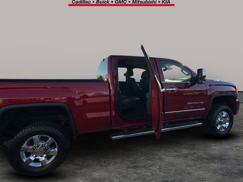 Used 2019 GMC Sierra 3500 Denali w/ Duramax Plus Package image 8