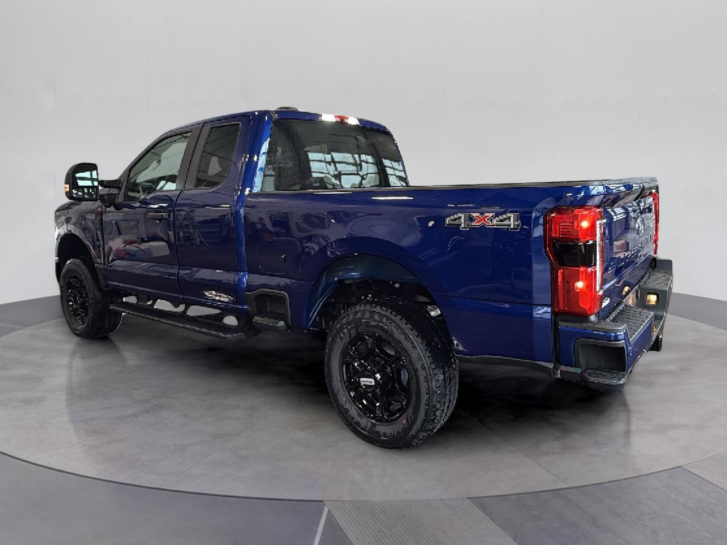 Used 2026 Ford F350 4x4 SuperCab Super Duty image 3