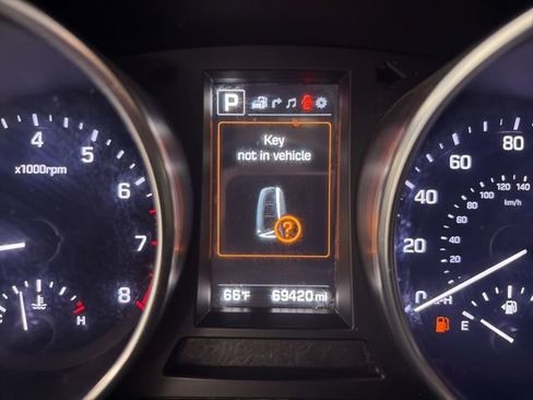 Used 2017 Hyundai Santa Fe Sport FWD image 14