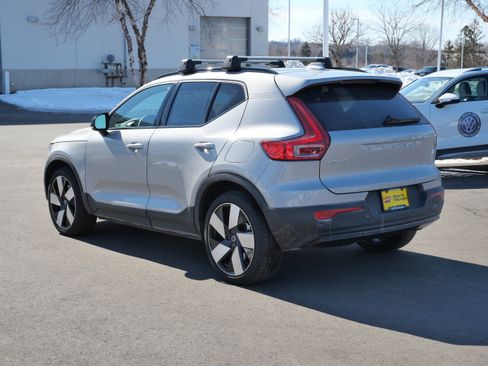 Used 2023 Volvo XC40 Recharge Ultimate image 5