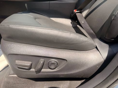 Used 2025 Toyota Grand Highlander AWD image 31
