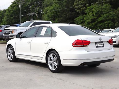 Used 2013 Volkswagen Passat TDI SE FWD image 3