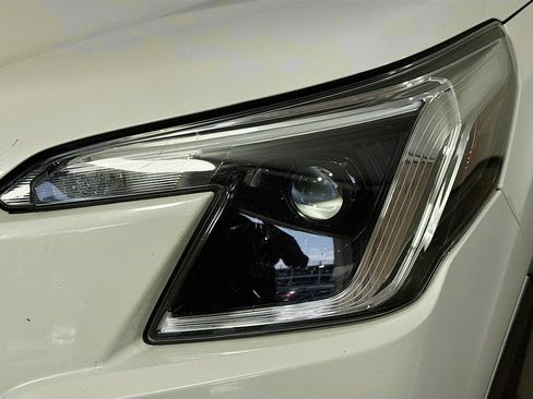 Used 2022 Subaru Forester Premium AWD/4WD image 39