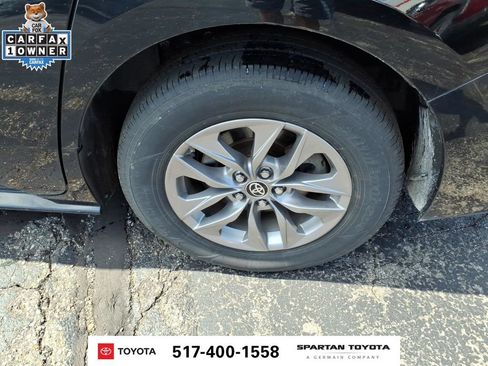 Used 2025 Toyota Sienna XLE FWD image 10