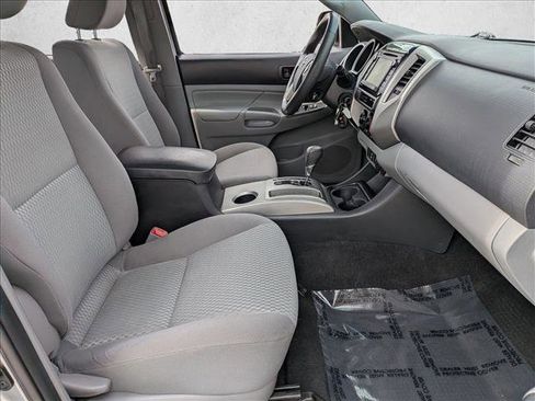 Used 2014 Toyota Tacoma PreRunner w/ SR5 Package RWD image 20
