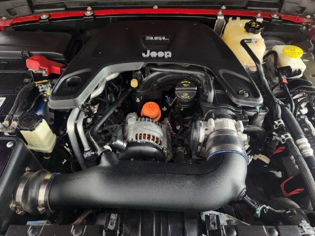 Used 2020 Jeep Wrangler Unlimited Sahara AWD/4WD image 29