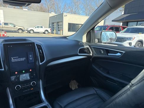 Used 2024 Ford Edge SEL image 12