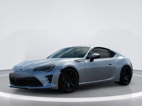 Used 2017 Toyota 86 RWD image 2