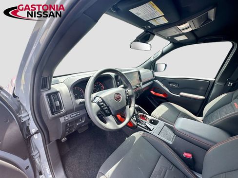 Used 2025 Nissan Frontier Pro-X w/ Pro Convenience Package RWD image 27