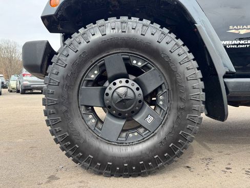 Used 2015 Jeep Wrangler Unlimited Sahara w/ Katzkin Premium Leather Group image 13