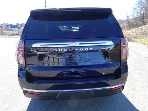 Used 2021 Chevrolet Suburban LT image 7
