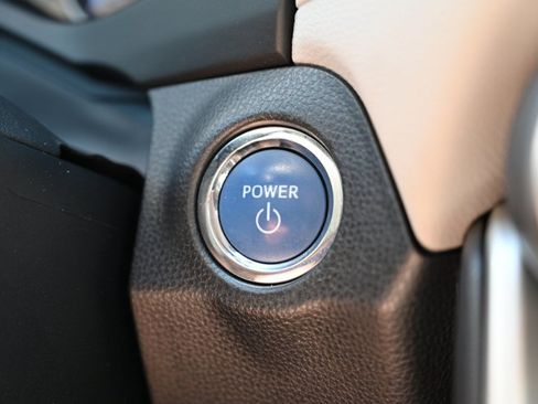Used 2019 Toyota RAV4 XLE AWD/4WD image 29