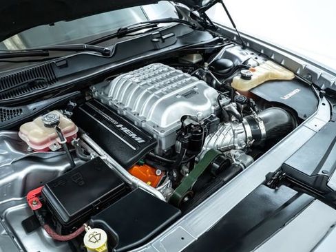 Used 2016 Dodge Challenger SRT Hellcat RWD image 30