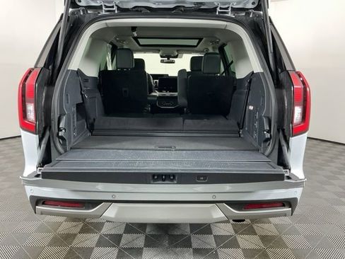 Used 2025 Ford Expedition Platinum image 33