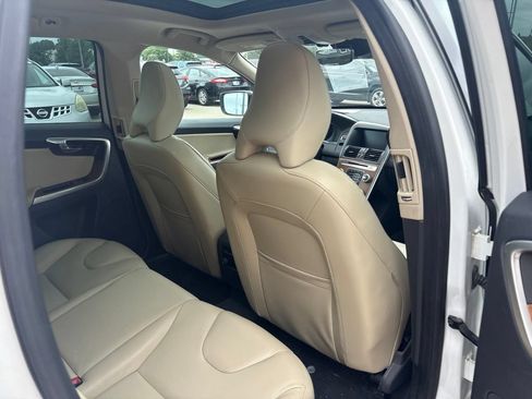 Used 2016 Volvo XC60 T6 w/ Proximity Package AWD/4WD image 32
