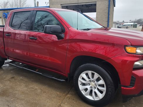 Used 2021 Chevrolet Silverado 1500 Custom image 3