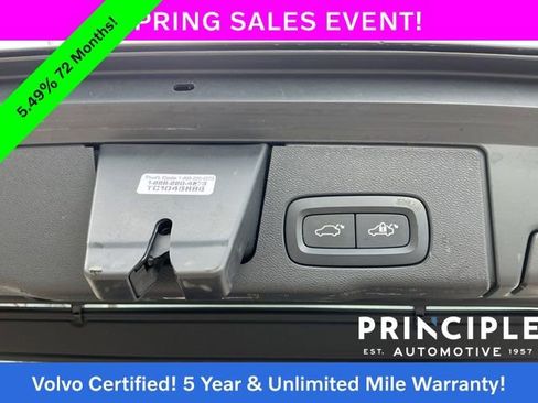 Certified 2023 Volvo XC60 B5 Ultimate w/ Climate Package FWD image 15