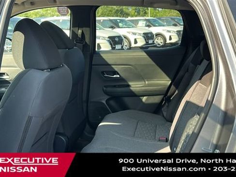 Used 2025 Nissan Kicks SV w/ SV Premium Package image 22