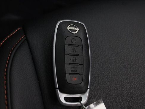 Used 2025 Nissan Sentra SR w/ SR Premium Package FWD image 29