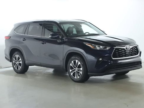 Certified 2020 Toyota Highlander XLE image 9