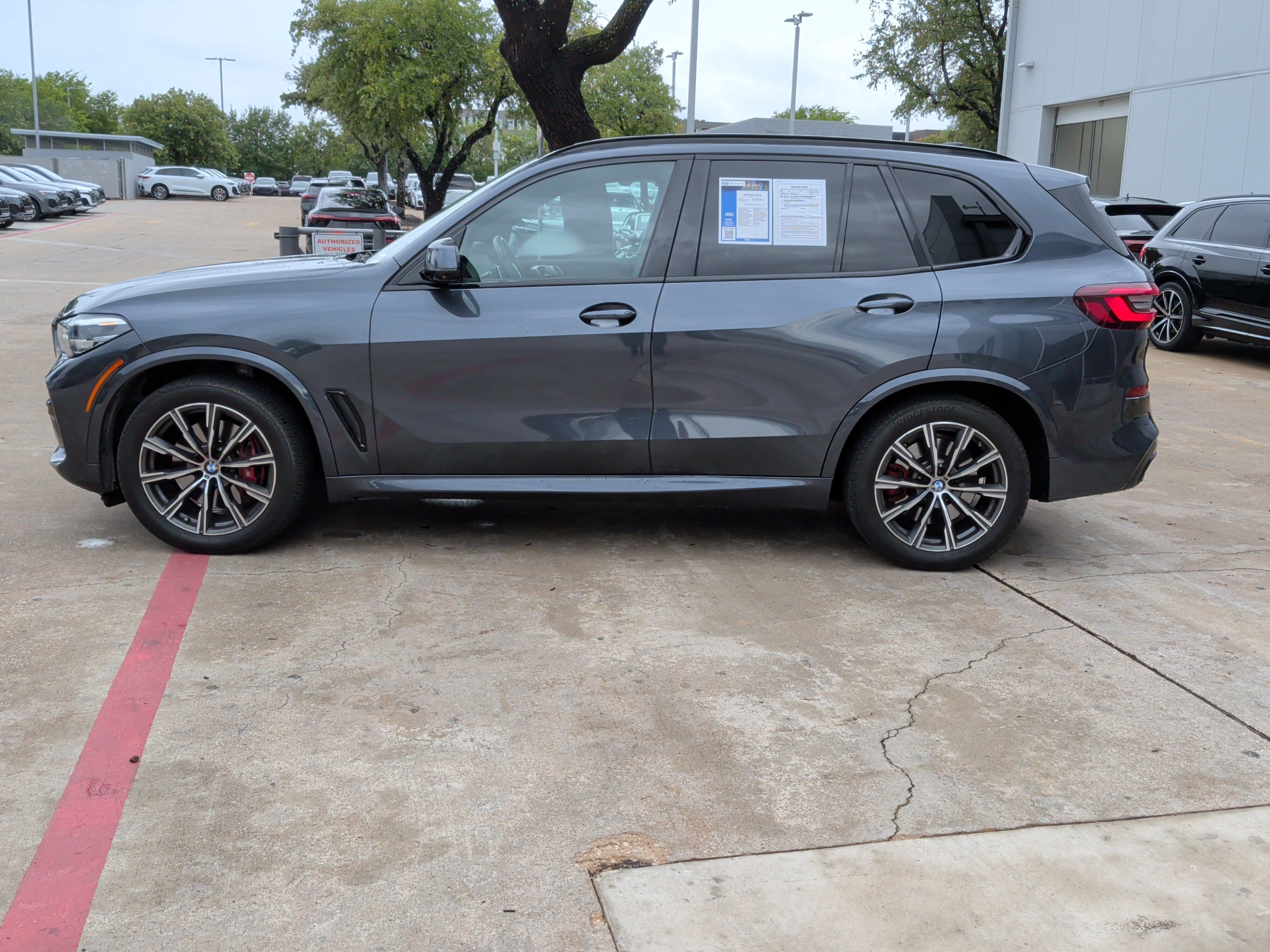 Used 2021 BMW X5 xDrive40i w/ M Sport Package AWD/4WD image 7
