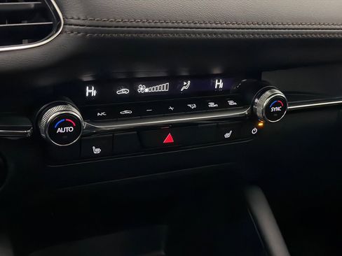 Used 2025 MAZDA MAZDA3 s image 24