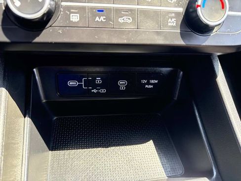 Used 2025 Hyundai Tucson SE image 24