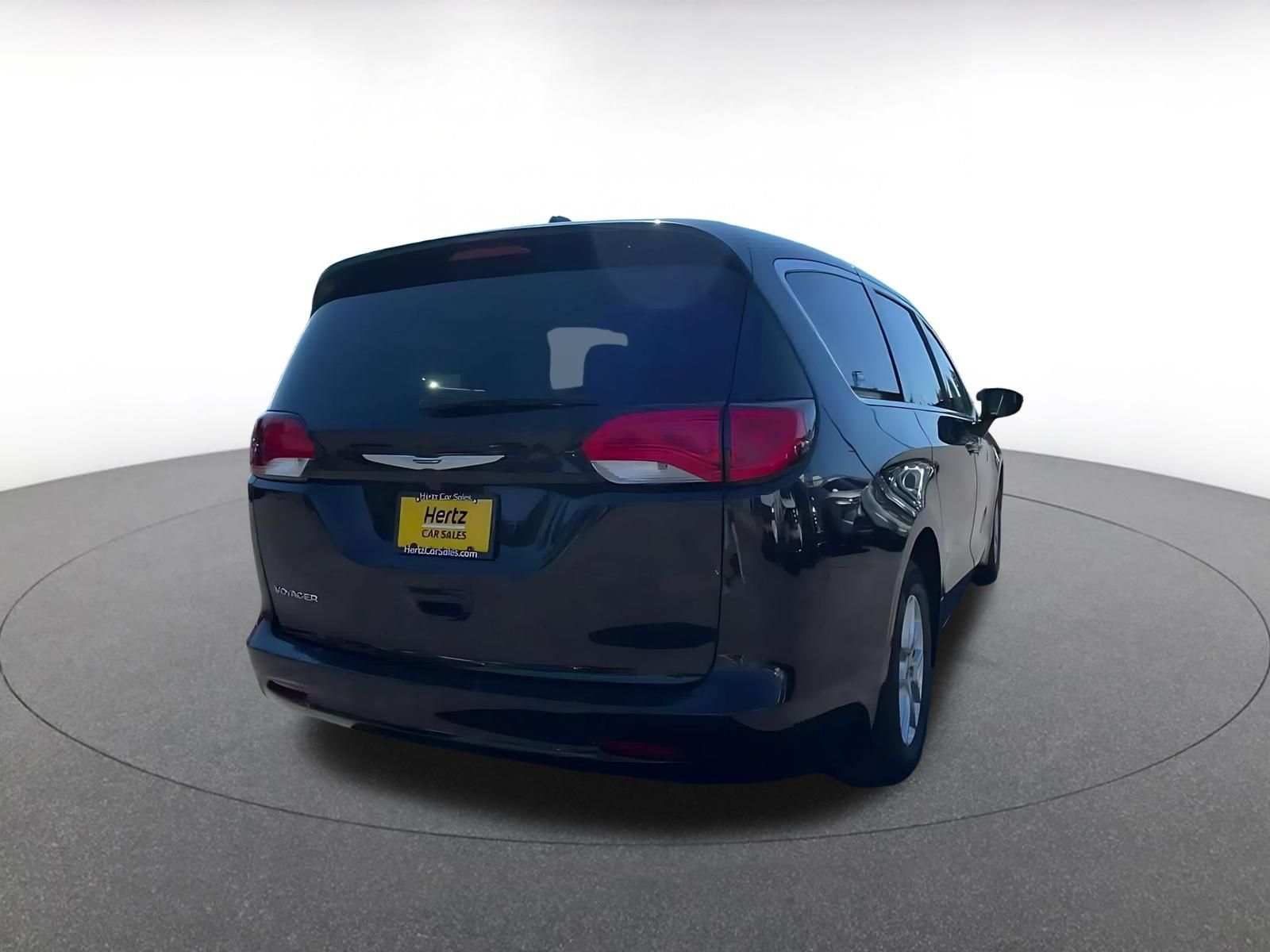 Used 2024 Chrysler Voyager LX FWD image 13