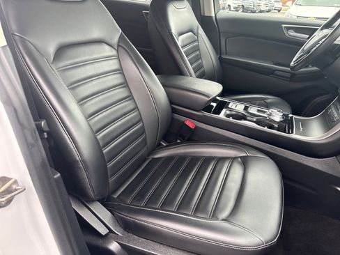 Used 2019 Ford Edge SEL w/ Equipment Group 201A AWD/4WD image 16