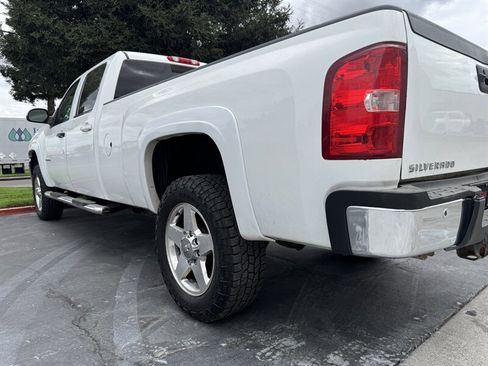 Used 2012 Chevrolet Silverado 2500 LTZ w/ LTZ Plus Package image 9