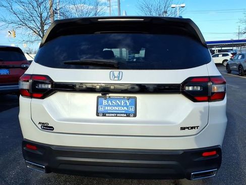 Certified 2023 Honda Pilot Sport image 9