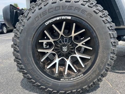 Used 2019 Jeep Wrangler Unlimited Rubicon w/ Safety Group AWD/4WD image 6