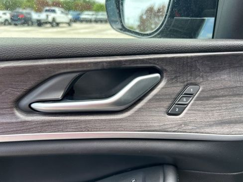 Used 2024 Jeep Grand Cherokee L Limited image 18