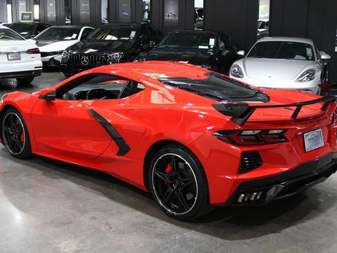 Used 2022 Chevrolet Corvette Stingray Preferred Cpe w/ Z51 Performance Package RWD image 12