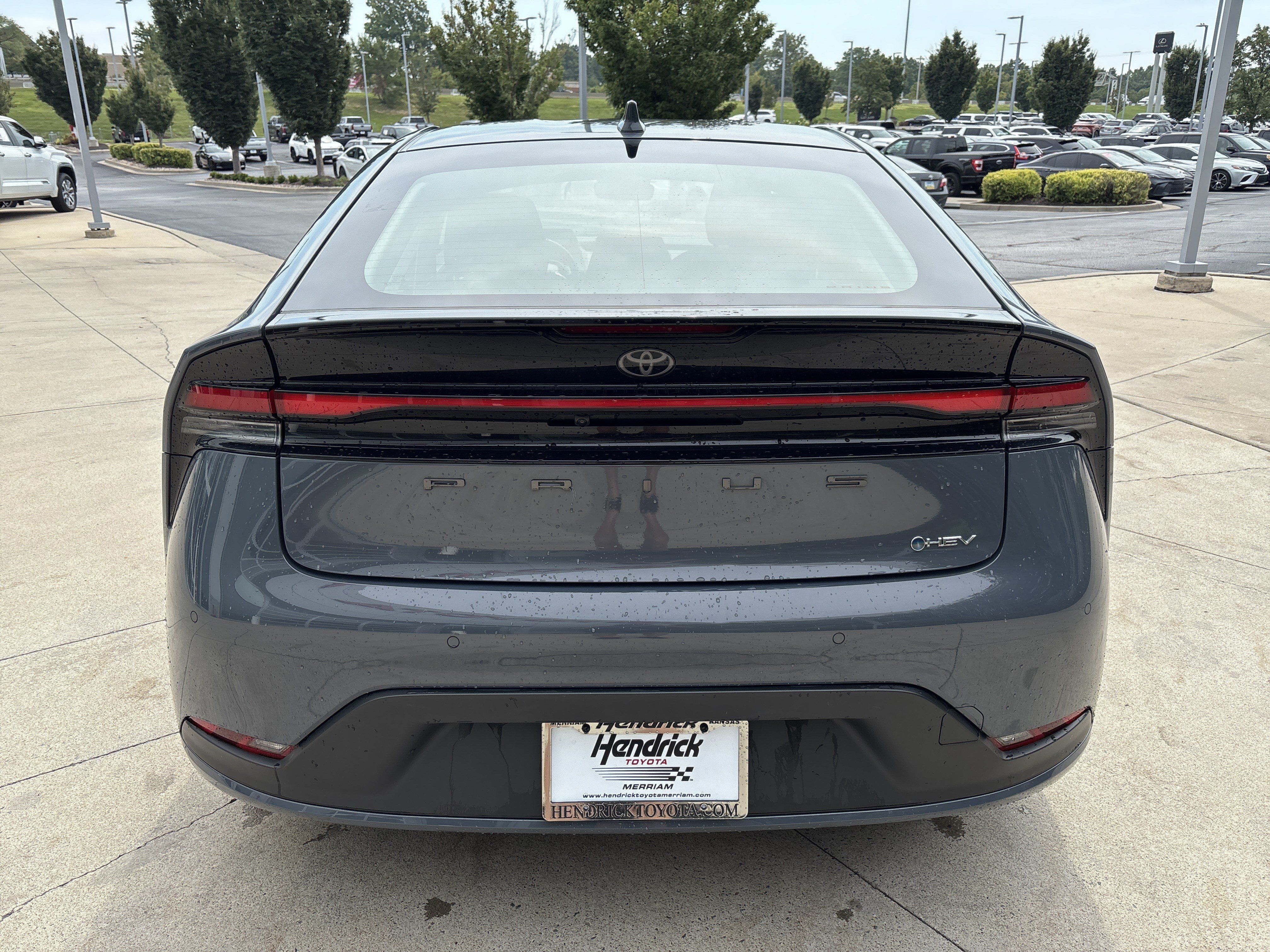 Certified 2025 Toyota Prius LE FWD image 8