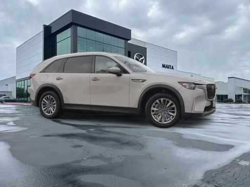 Certified 2024 MAZDA CX-90 Plug-In Hybrid w/ Preferred AWD/4WD image 4