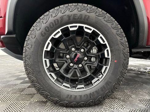 New 2026 GMC Canyon AT4 image 12
