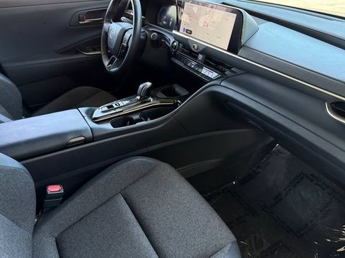 Used 2024 Toyota Crown AWD/4WD image 18