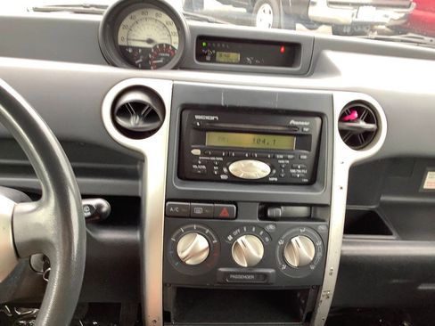 Used 2004 Scion xB FWD image 32