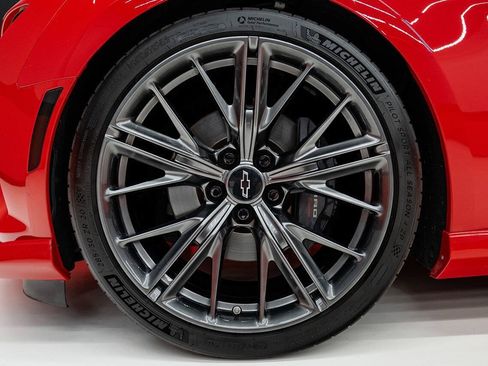 Used 2018 Chevrolet Camaro SS RWD image 40