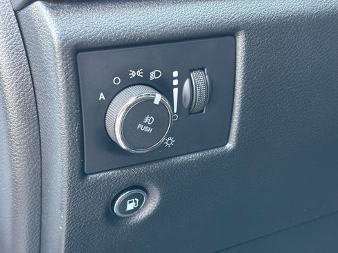 Used 2021 Jeep Grand Cherokee Altitude AWD/4WD image 18