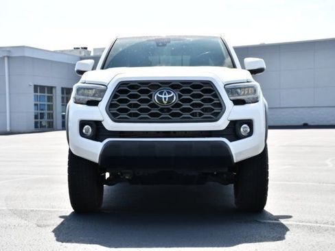 Used 2023 Toyota Tacoma TRD Off-Road w/ Advanced Technology Package image 2