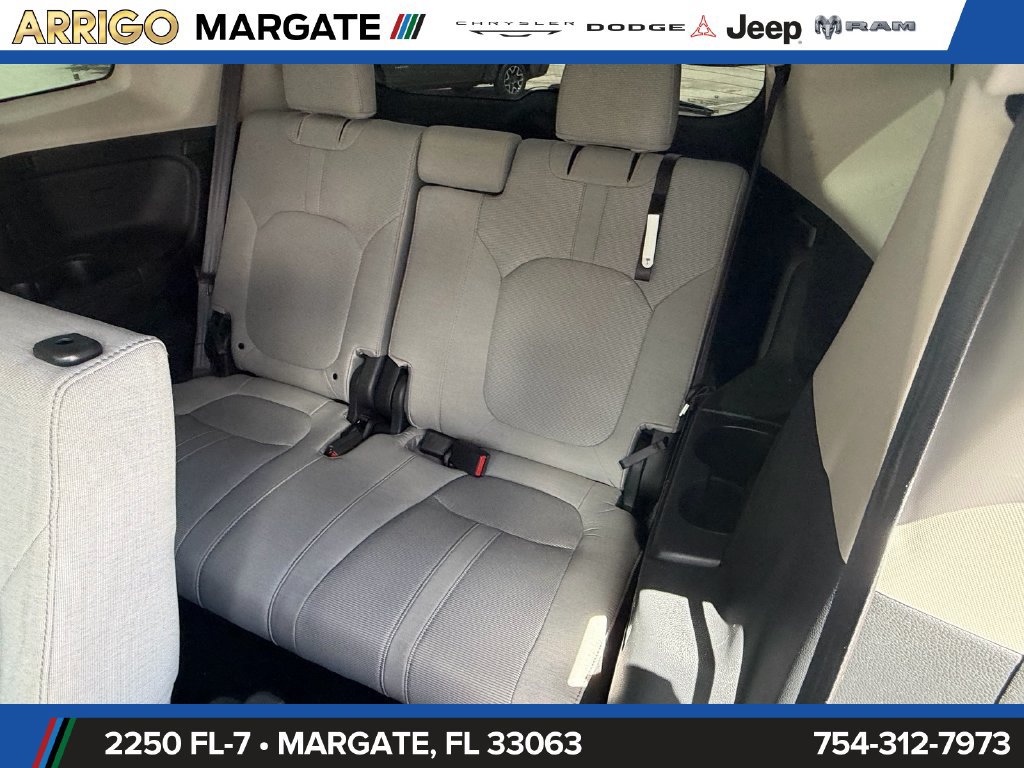 Used 2023 Honda Pilot LX image 14